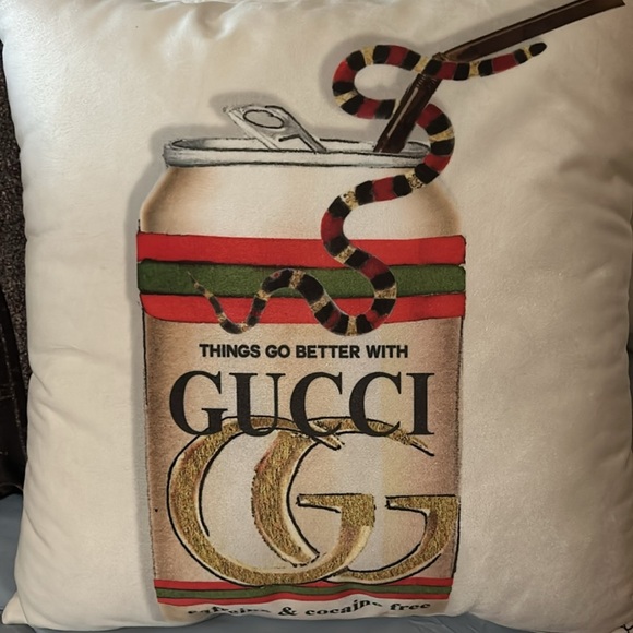 Decorative Pillows SET of 3. NON Branded New Out Of Package. - Picture 3 of 11